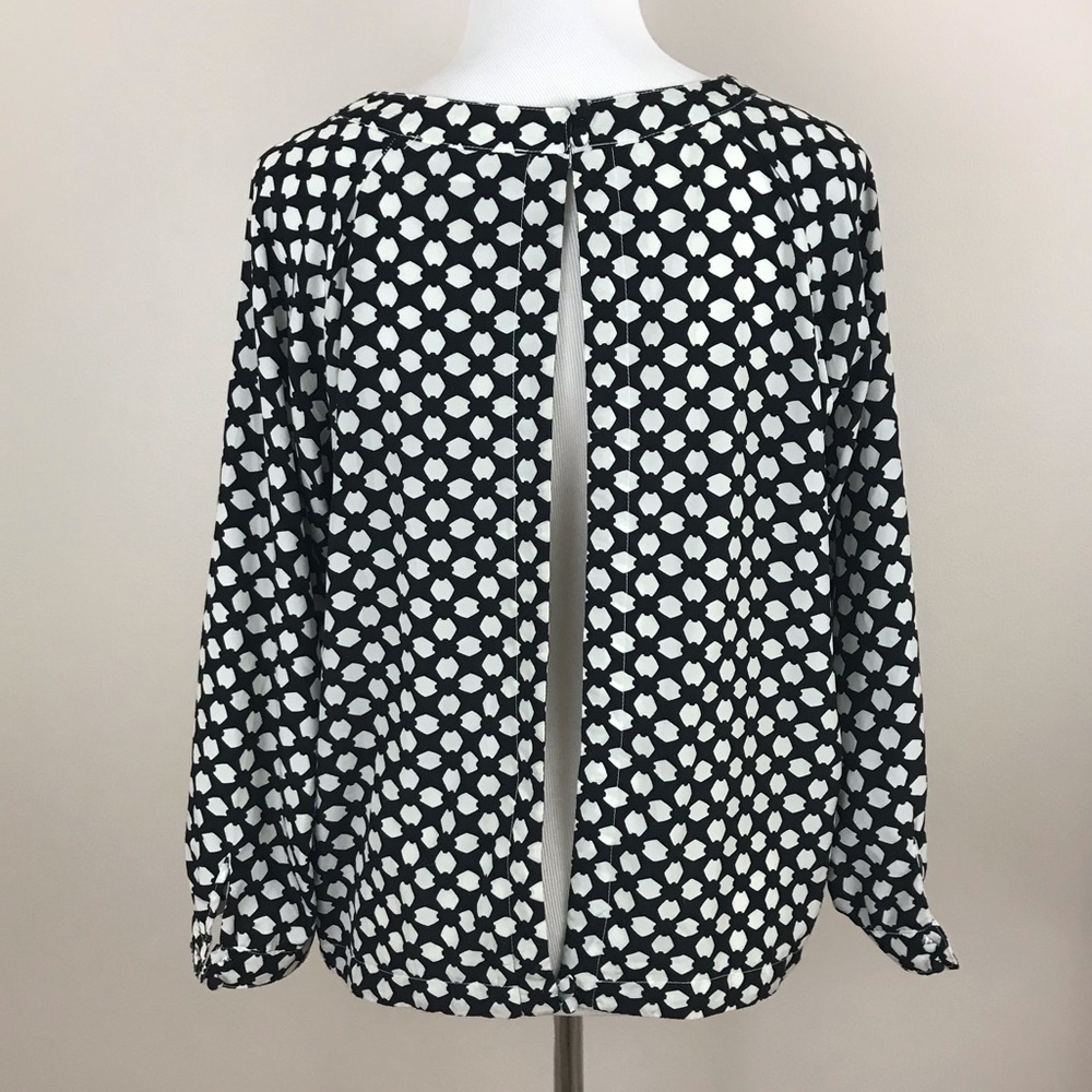 Paraella Black and White Split Back Blouse - L